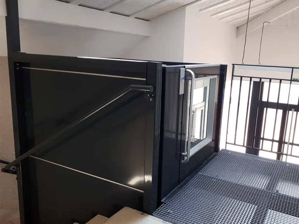 residential or commercial lift